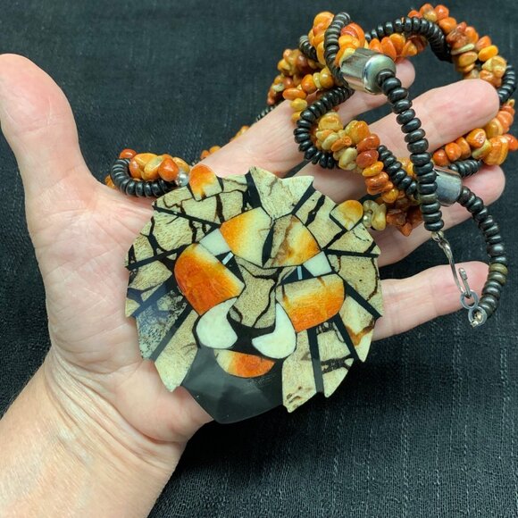 Big Lion Head Lee Sands Vintage Apple Coral Inlay & Resin Beaded Necklace J816 - Picture 9 of 10